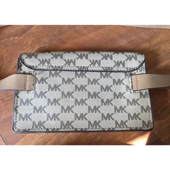 Michael Kors L/XL Logo Waist Bag Fanny Pack Belt NWOT - Picture 3 of 4
